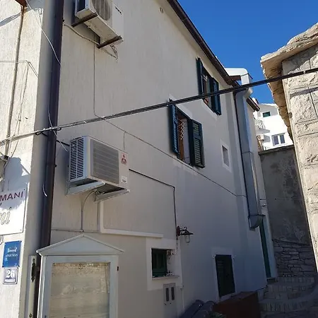 Toni Poce Apartment