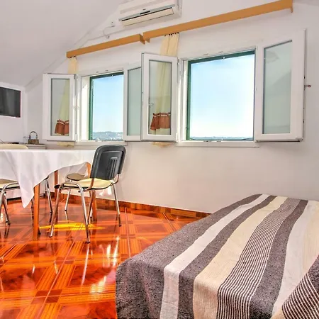 Toni Poce Apartment *